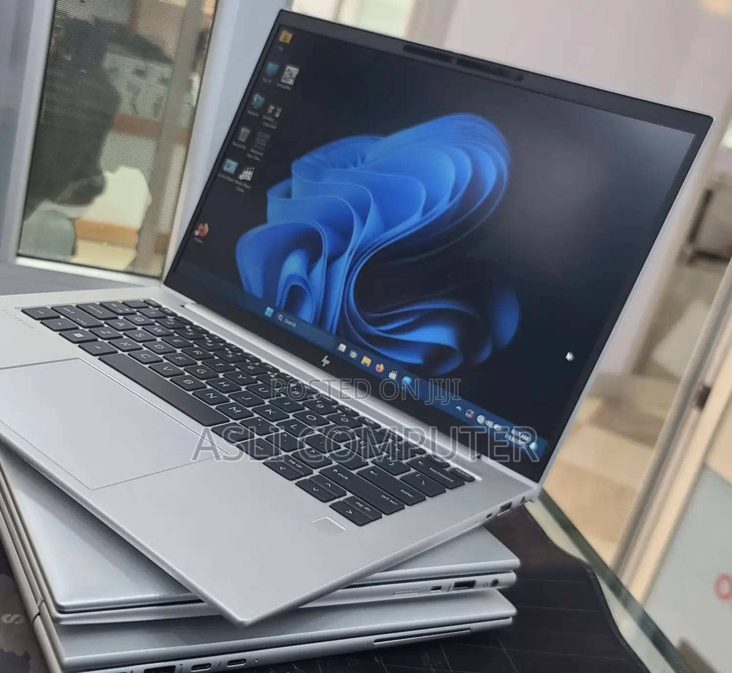 New Laptop HP EliteBook 840 G10 16GB Intel Core i7 SSD 512GB