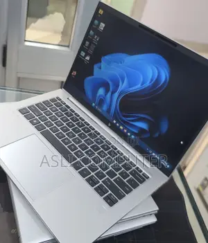 New Laptop HP EliteBook 840 G10 16GB Intel Core i7 SSD 512GB