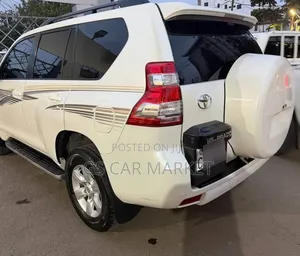 Toyota Land Cruiser Prado 2018 White