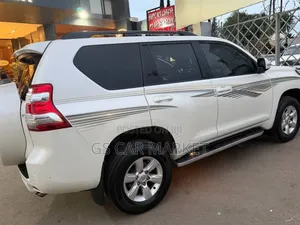 Toyota Land Cruiser Prado 2018 White