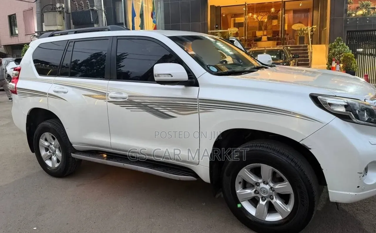 Toyota Land Cruiser Prado 2018 White