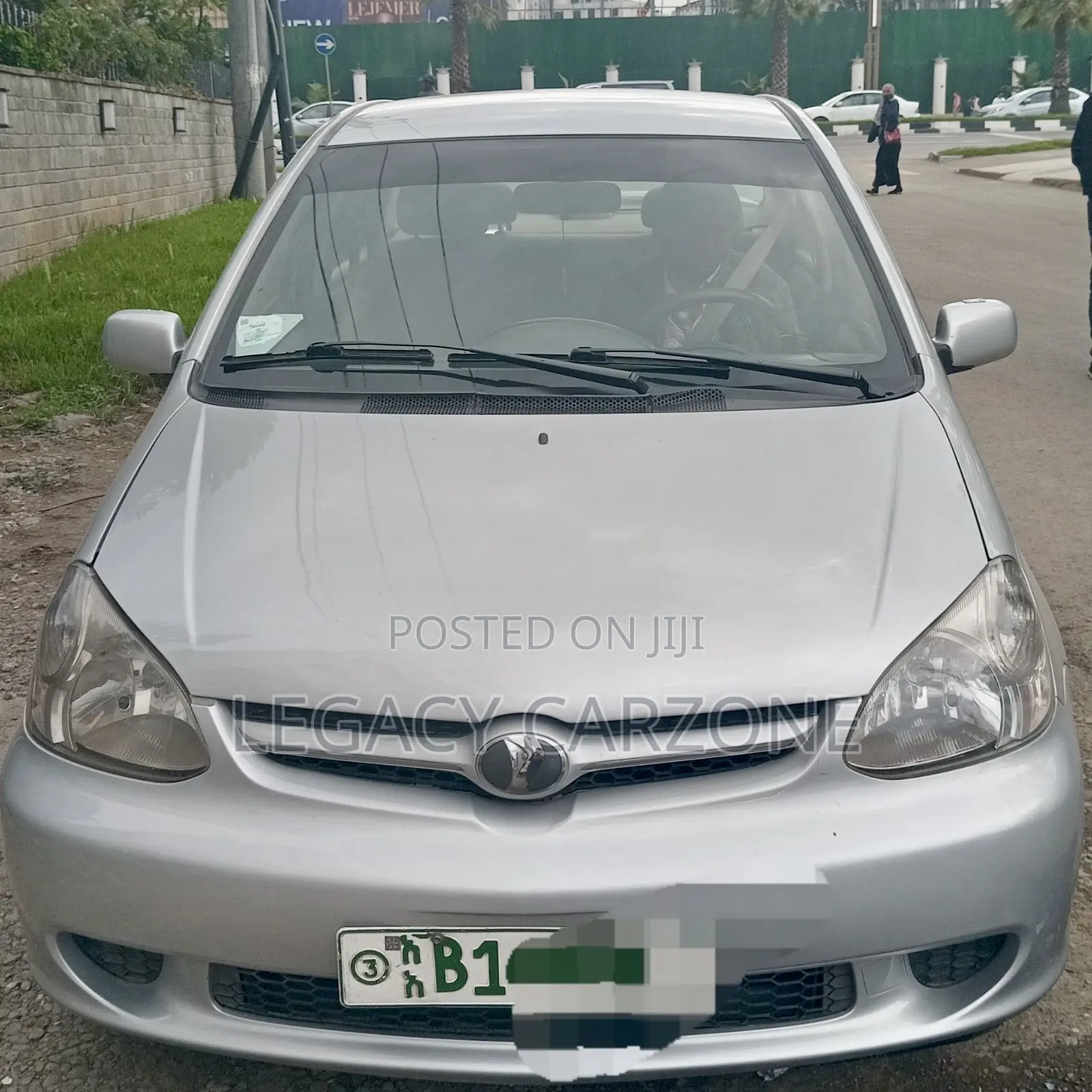 Toyota Platz 2003 Silver