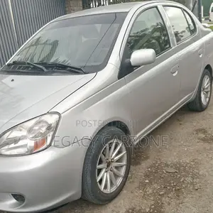 Toyota Platz 2003 Silver