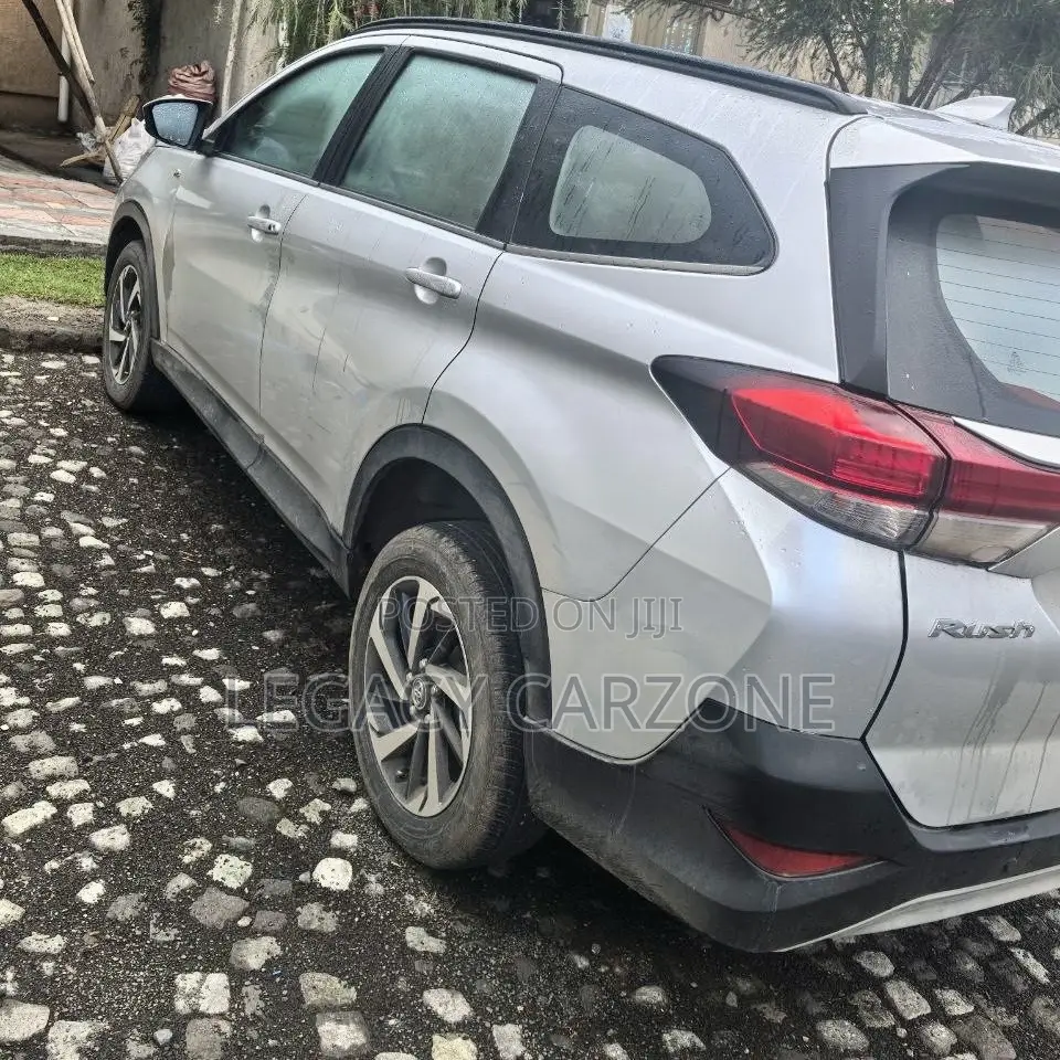 Toyota Rush 2019 Silver