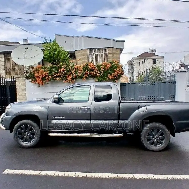 Toyota Tacoma 2012 Black