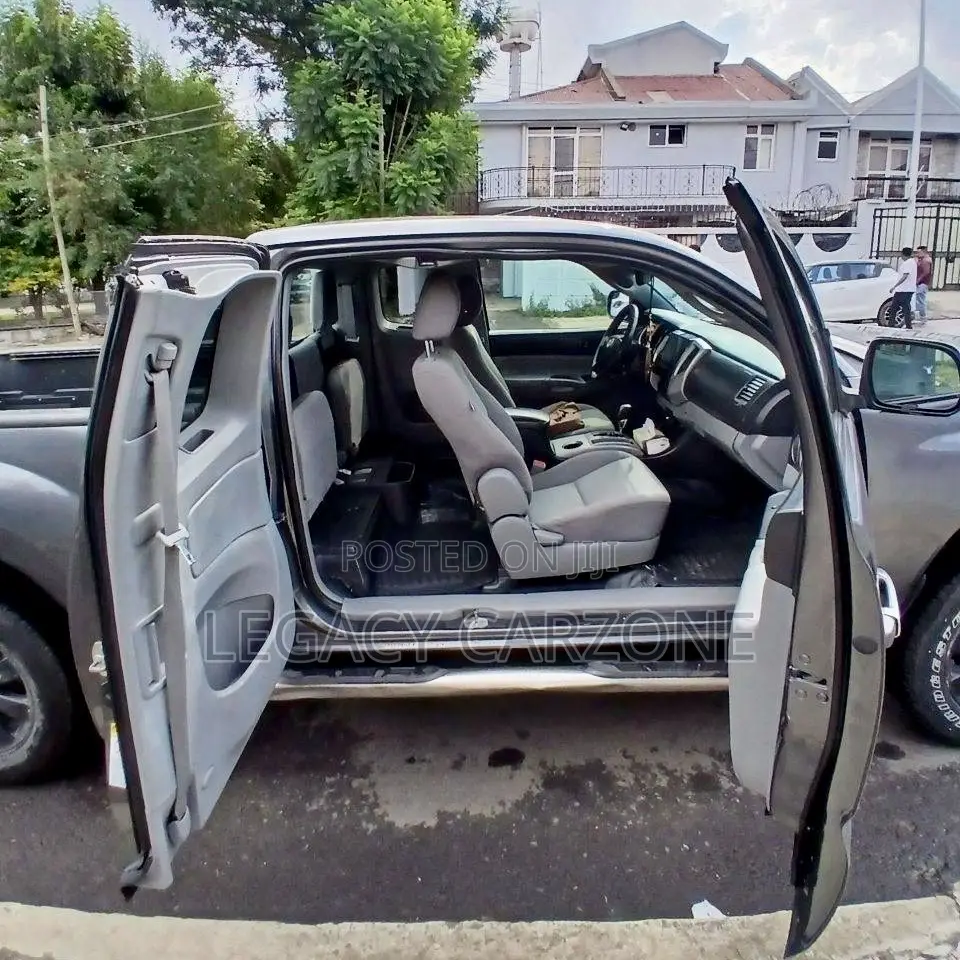 Toyota Tacoma 2012 Black