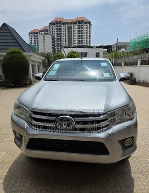 Toyota Hilux 2017 Silver