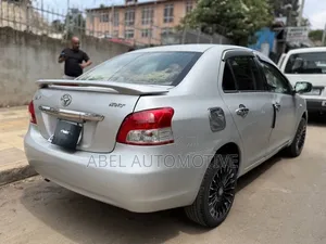Toyota Belta 2007 Silver