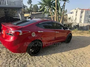 Hyundai Elantra 2012 Red