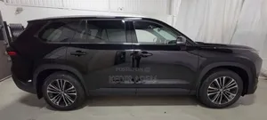 Toyota Grand Highlander Hybrid 2025 Black