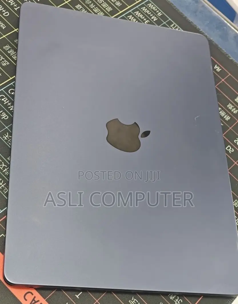New Laptop Apple MacBook Air 2022 M2 8GB Apple M2 SSD 512GB