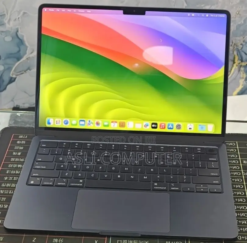 New Laptop Apple MacBook Air 2022 M2 8GB Apple M2 SSD 512GB