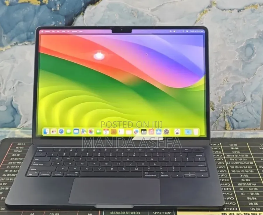 New Laptop Apple MacBook Air 2022 M2 8GB Apple M2 SSD 512GB