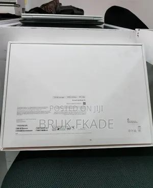 New Laptop Apple MacBook Air 2025 M4 16GB Apple M4 SSD 512GB