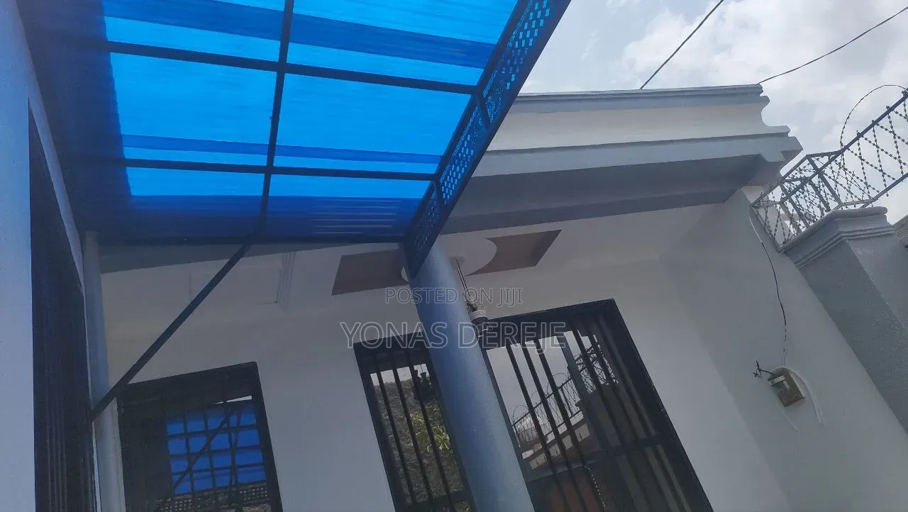 Furnished 5bdrm House in ዱከም, East Shewa for sale