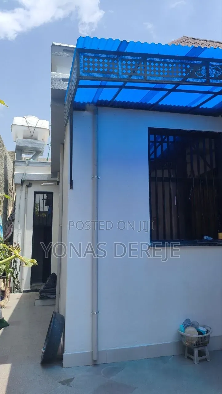 Furnished 5bdrm House in ዱከም, East Shewa for sale