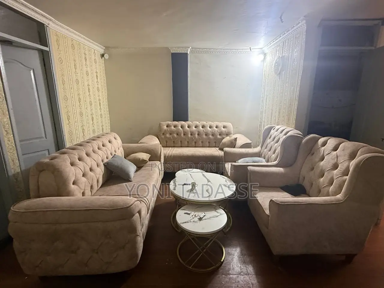 King Sofa,almost New Luxury Sofa, Used for Only 4 Months