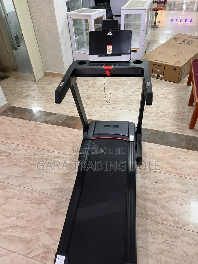 መሮቻ ማሽን ጠንካራ አስተማማኝ Treadmill