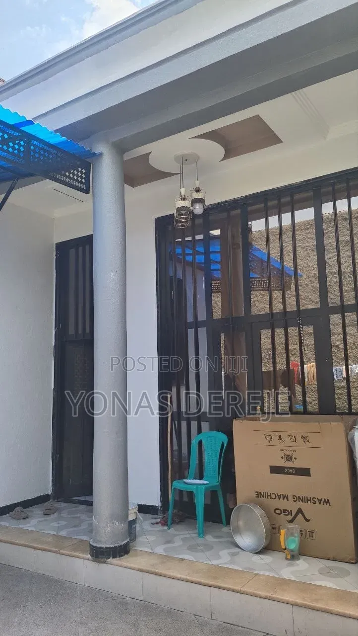 Furnished 5bdrm House in ዱከም, East Shewa for sale