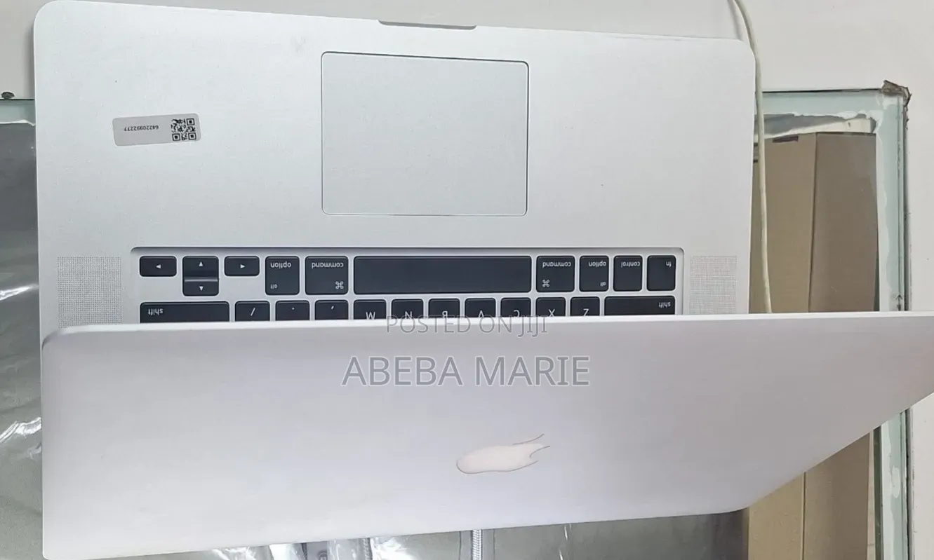 New Laptop Apple MacBook Pro 2015 16GB Intel Core i7 SSD 512GB