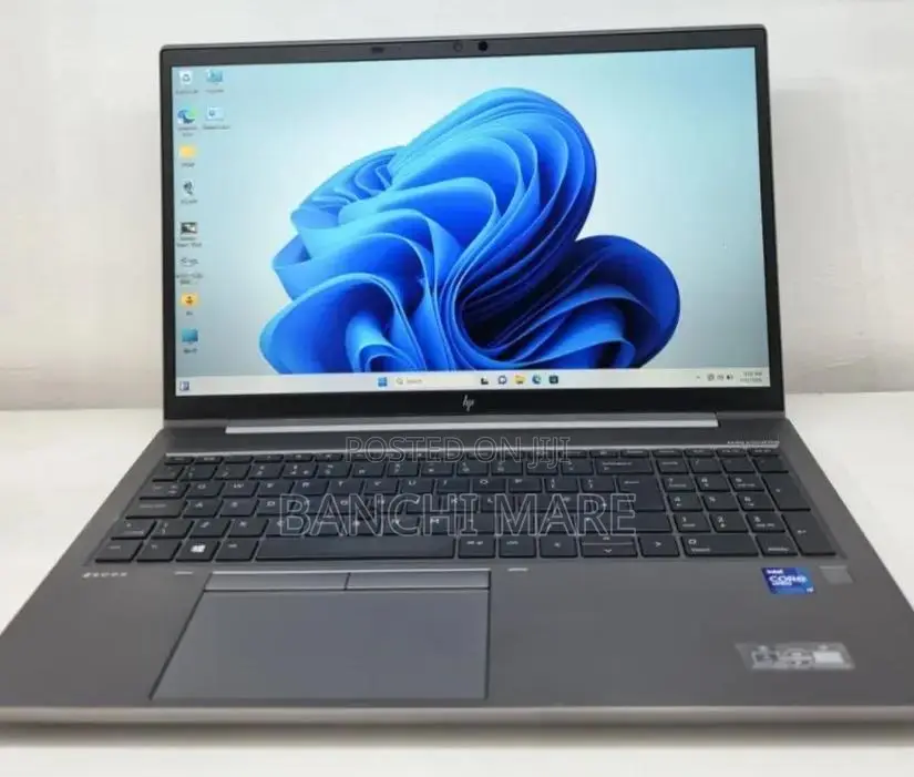 New Laptop HP ZBook Firefly G8 16GB Intel Core i7 SSD 512GB