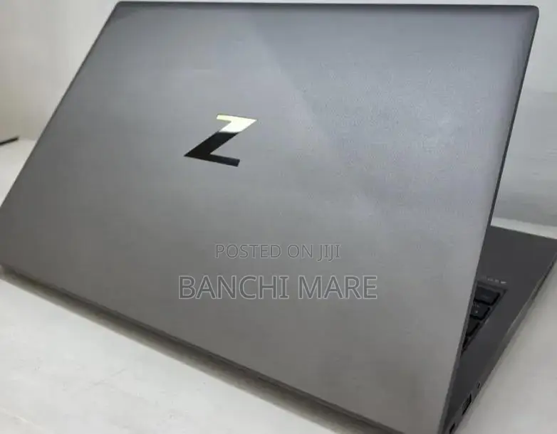 New Laptop HP ZBook Firefly G8 16GB Intel Core i7 SSD 512GB