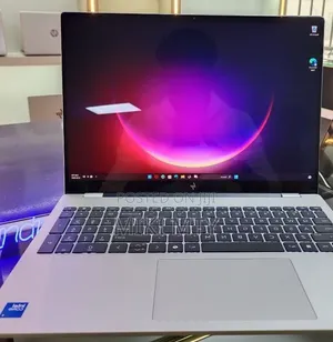 New Laptop HP ZBook Firefly G8 16GB Intel Core i7 SSD 512GB