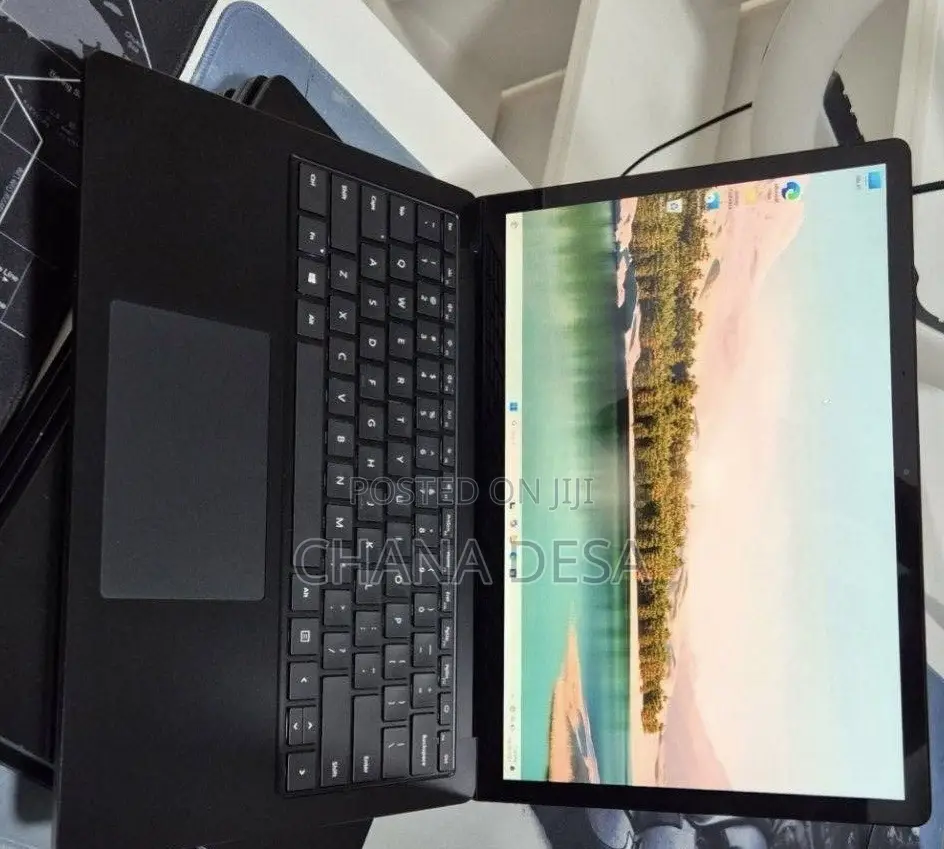 New Laptop Microsoft Surface Laptop 3 16GB Intel Core i5 SSD 256GB