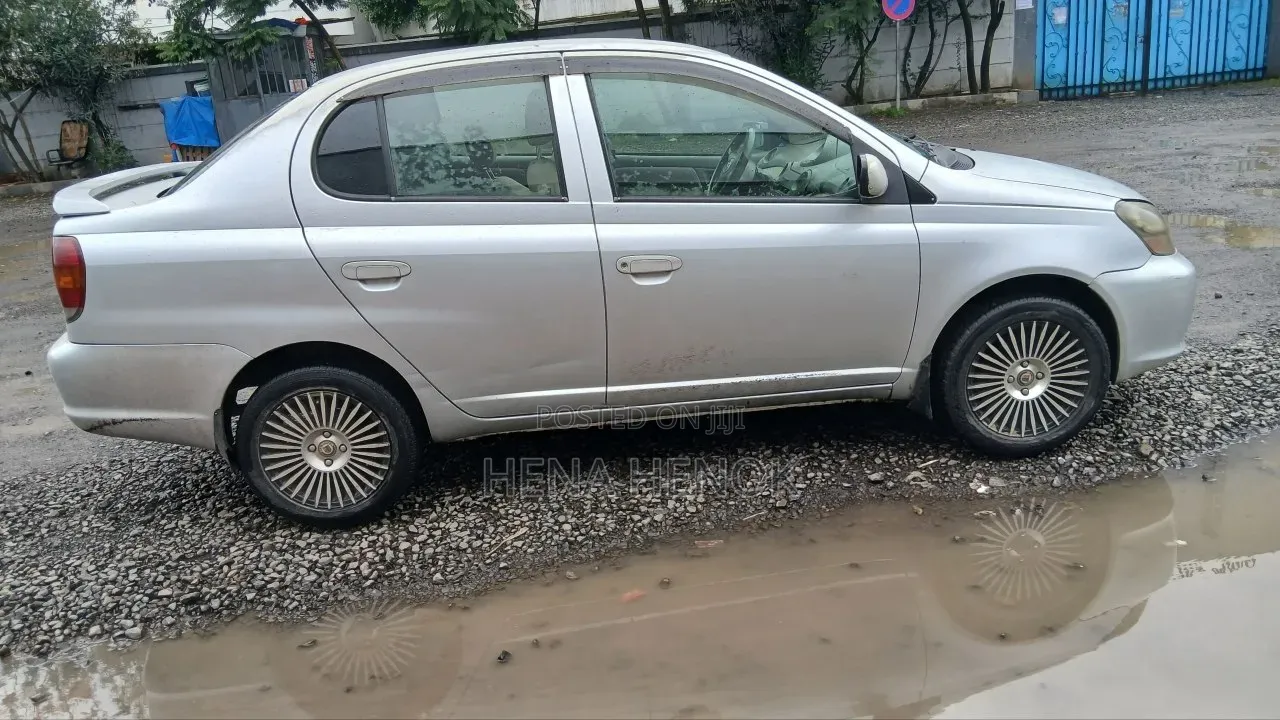 Toyota Platz 2025 Silver