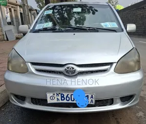 Toyota Platz 2025 Silver