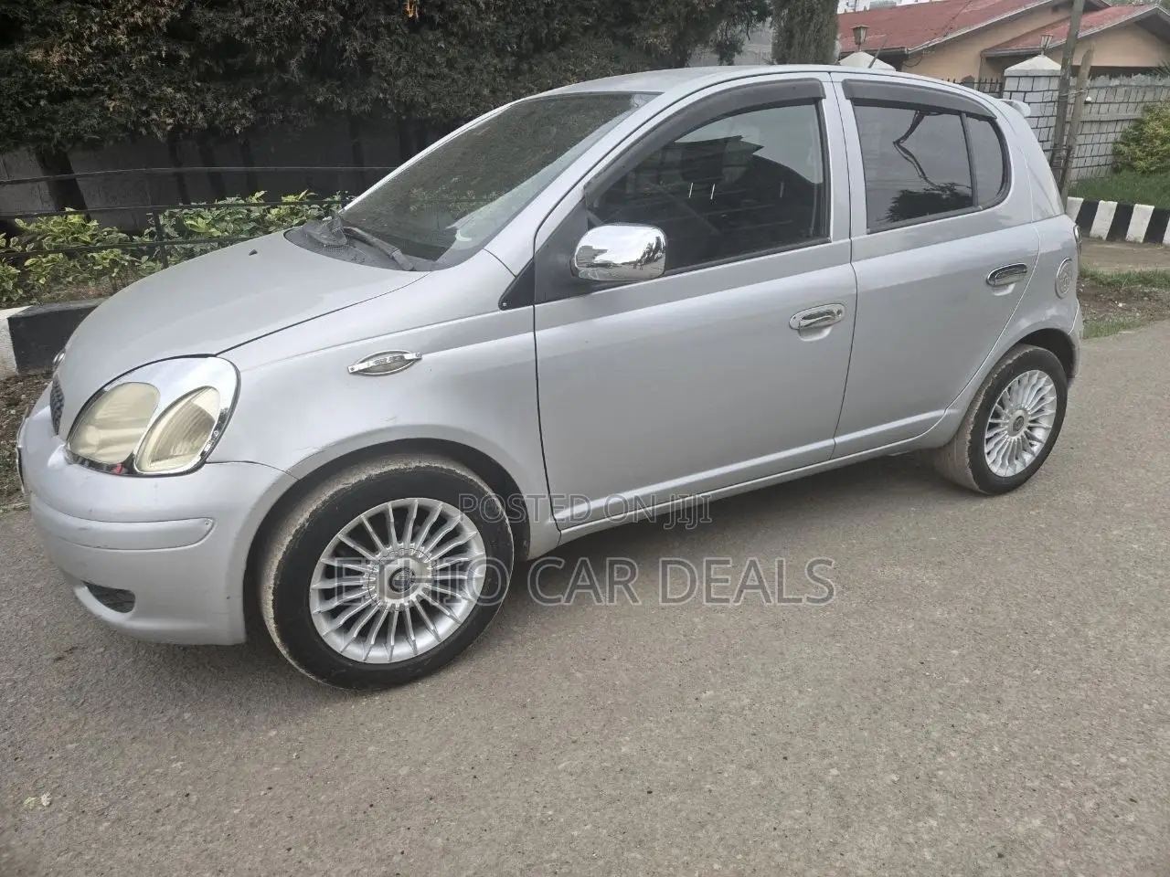 Toyota Vitz 2004 Silver