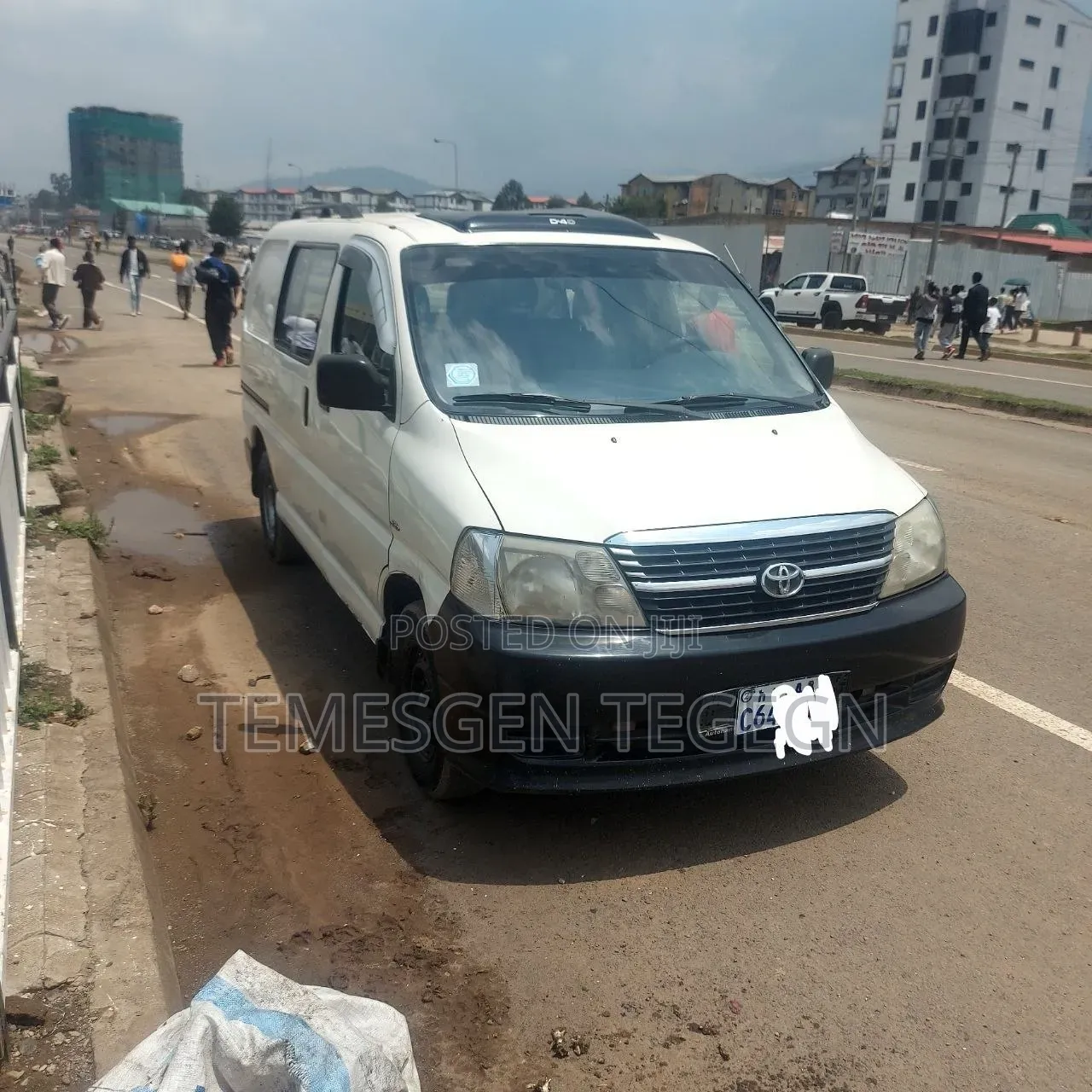 Toyota HiAce 2011 White