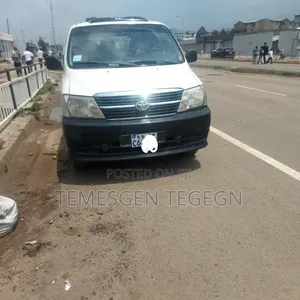 Toyota HiAce 2011 White