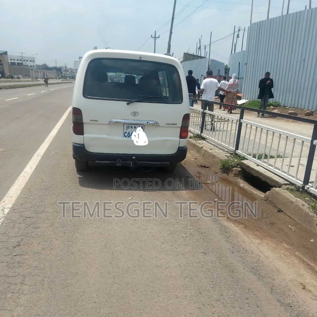 Toyota HiAce 2011 White