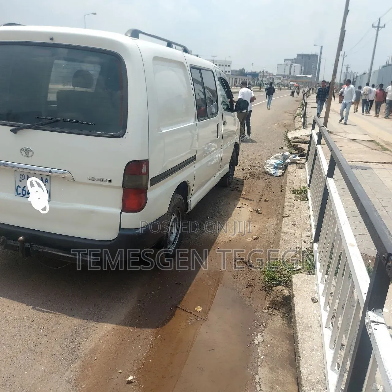 Toyota HiAce 2011 White