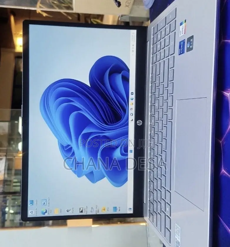 New Laptop HP 16GB Intel Core i7 SSD 512GB
