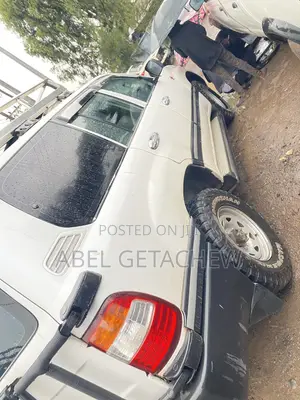 Toyota Land Cruiser 4x4 2004 White