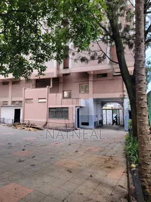 20bdrm Townhouse / Terrace in Kirkos for rent