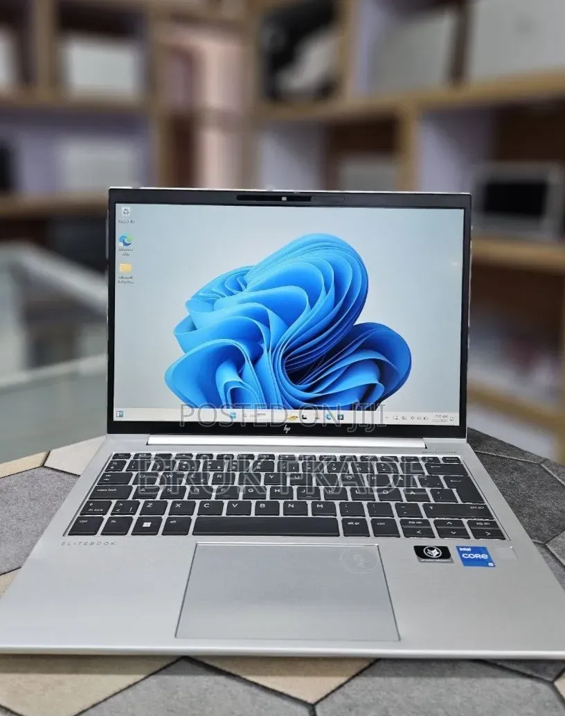 New Laptop HP EliteBook 830 G9 16GB Intel Core i5 SSD 512GB