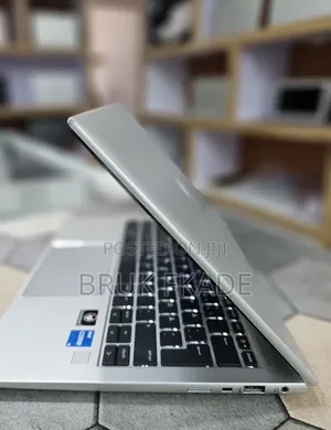 New Laptop HP EliteBook 830 G9 16GB Intel Core i5 SSD 512GB