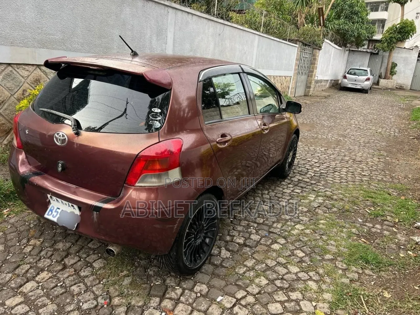 Toyota Vitz 1.0 FWD 5dr 2010 Burgundy