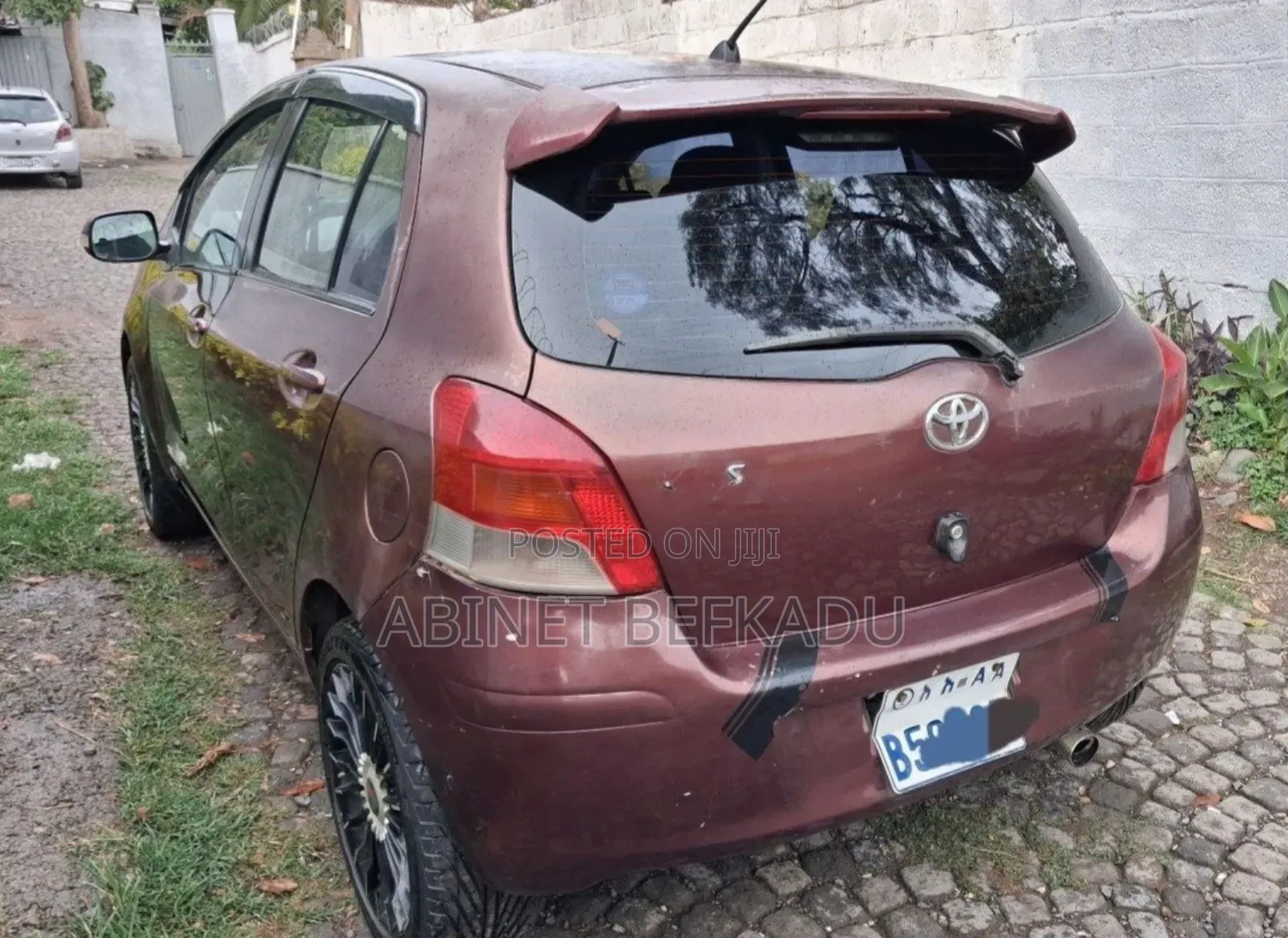 Toyota Vitz 1.0 FWD 5dr 2010 Burgundy