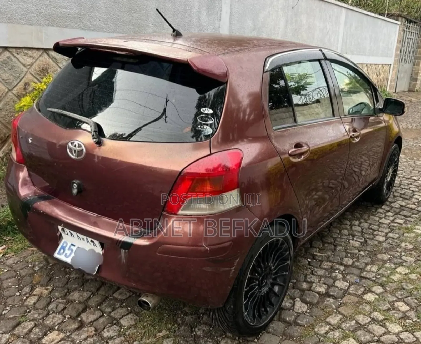 Toyota Vitz 1.0 FWD 5dr 2010 Burgundy
