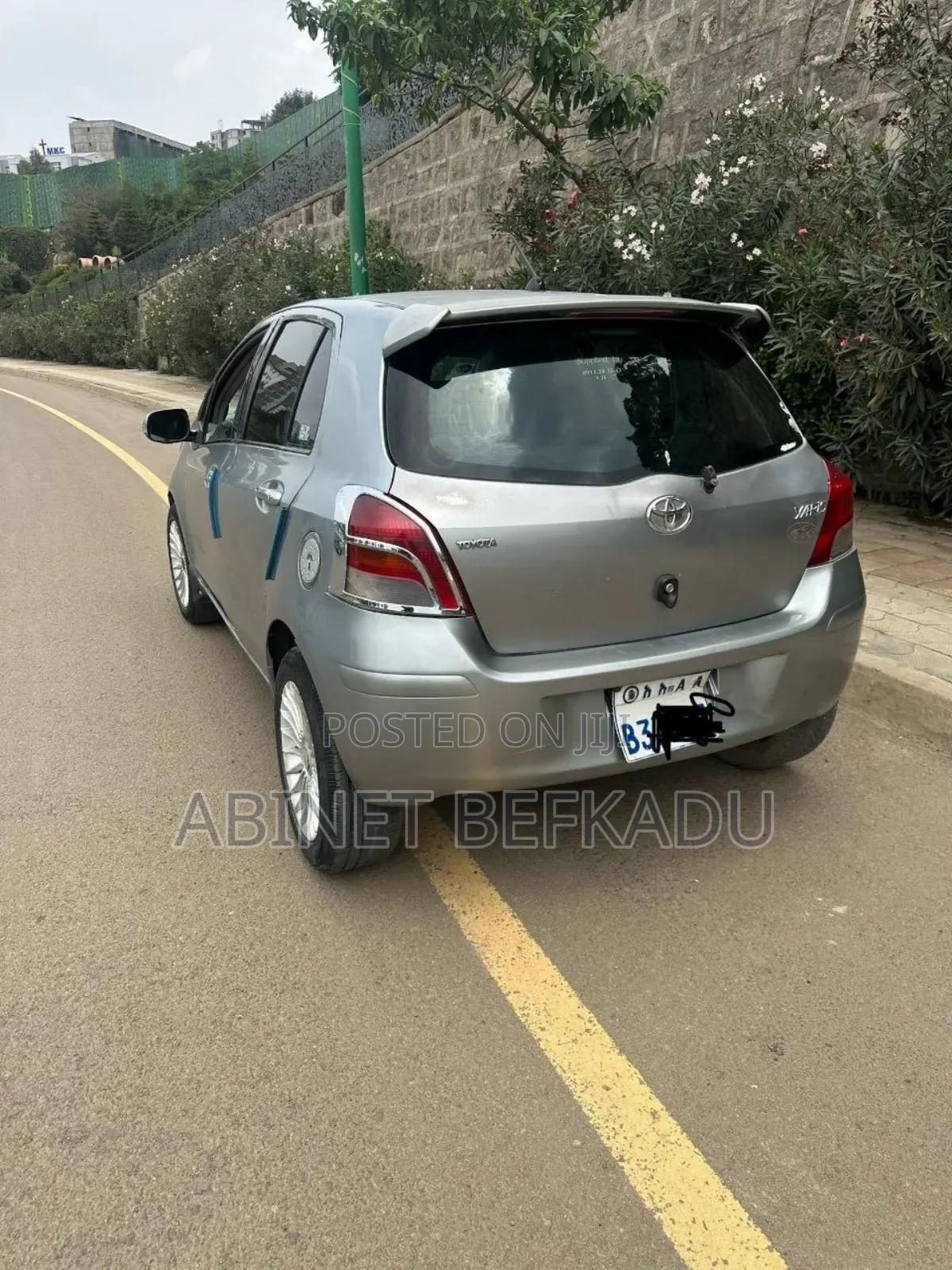 Toyota Vitz 1.0 FWD 5dr 2010 Silver