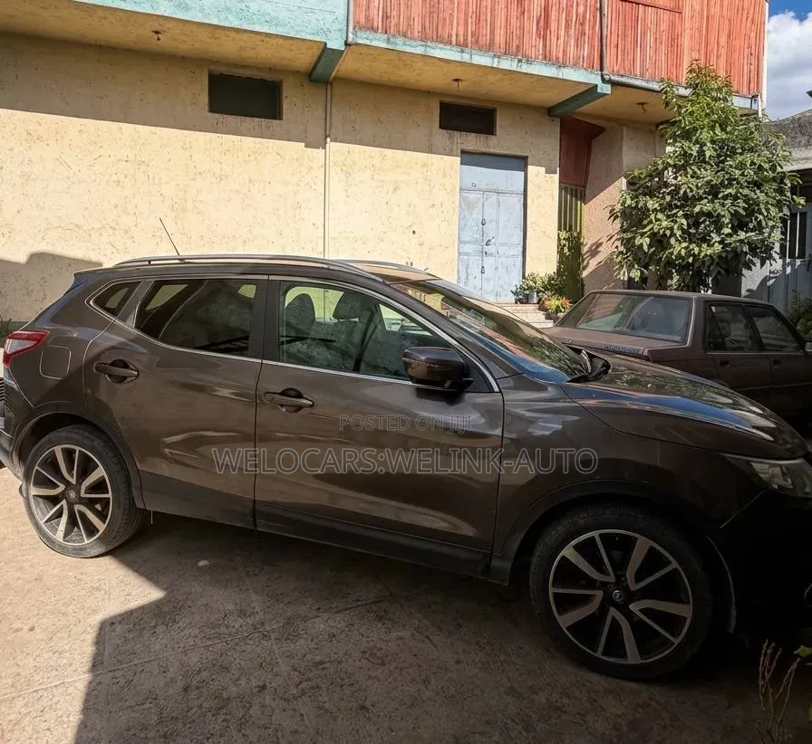 Nissan Qashqai 2023 Brown