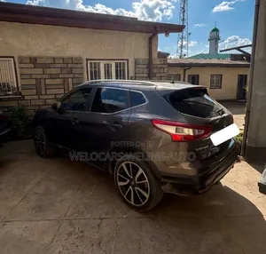 Nissan Qashqai 2023 Brown