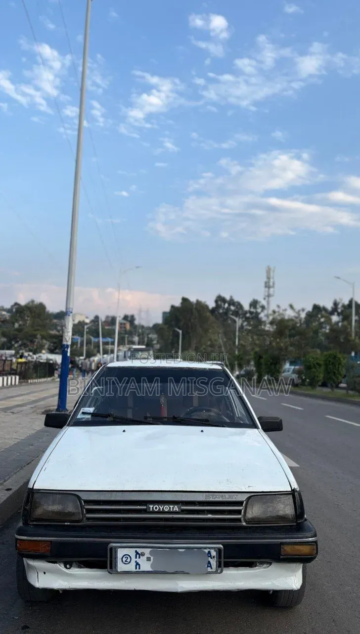 Toyota Corolla 1985 White