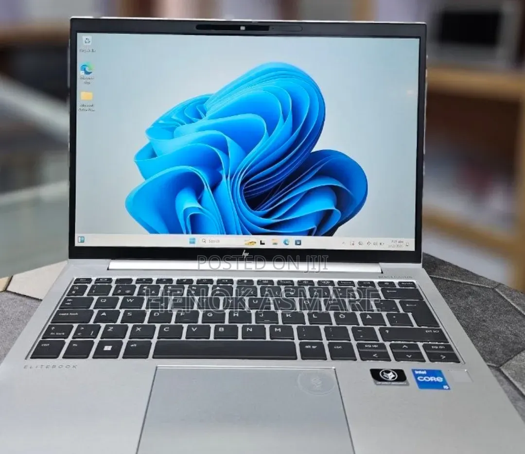 New Laptop HP EliteBook 830 G9 16GB Intel Core i5 SSD 512GB