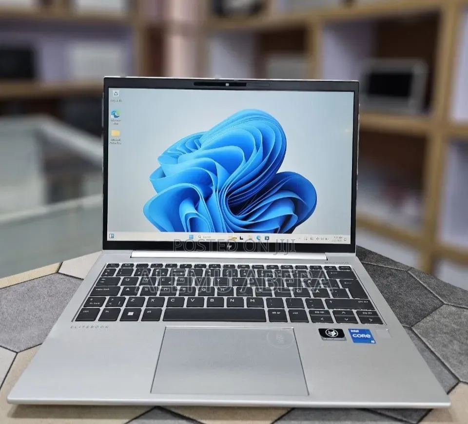 New Laptop HP EliteBook 830 G9 16GB Intel Core i5 SSD 512GB