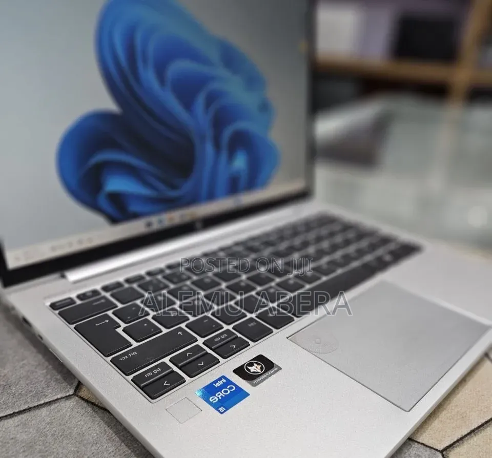 New Laptop HP EliteBook 830 G9 16GB Intel Core i5 SSD 512GB